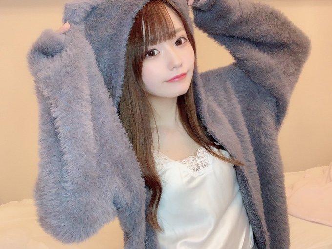 小露酥胸！ 169公分長腿美少女「乙白沙也加」性感睡衣搭可愛外罩超迷人！