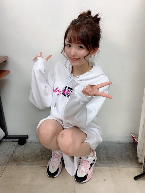 小露酥胸！ 169公分長腿美少女「乙白沙也加」性感睡衣搭可愛外罩超迷人！