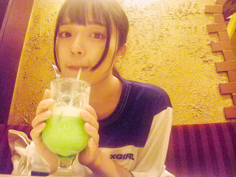 SOD「超兇童顏巨乳18歲」出道，「天然G乳美胸」弧度超讓人驚艷！