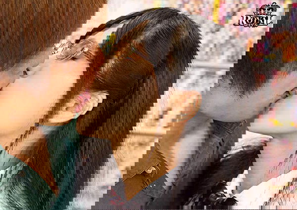 在書店看色書的資優生「久留木玲」，用胯下誘惑「向我索取肉體」...