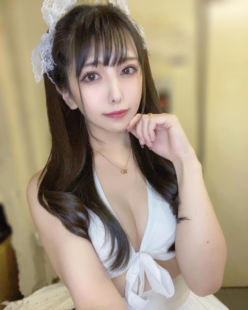 小新有菜！ 「小馬白嫩女優」自曝超愛SEX，「萌萌臉蛋」好會吸粉！