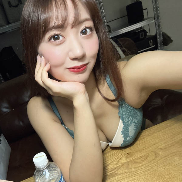 名校大學英文系美乳正妹，「翹臀超肉感」還擅長一字馬！