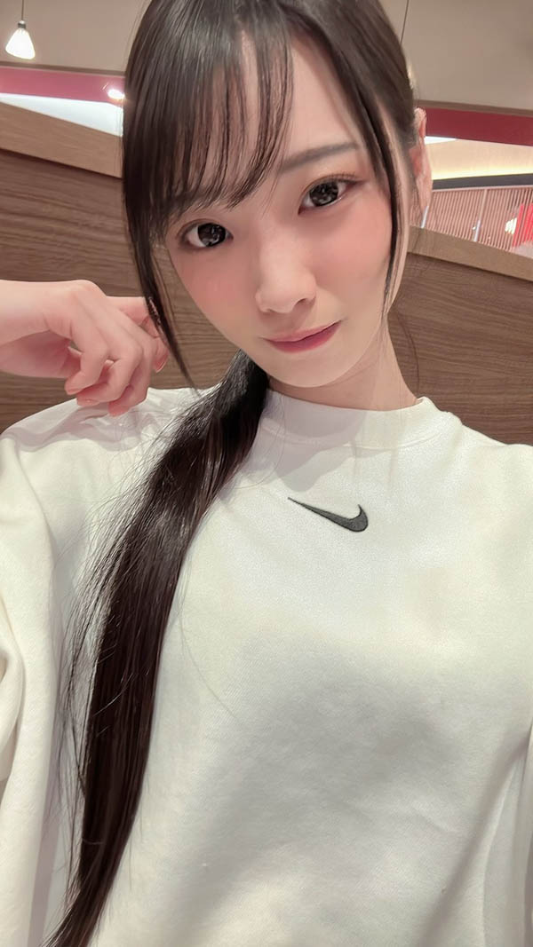 以前很喜歡我的樸素女孩「月野江翠」，進化成超色人妻，在我床上激烈噴發...