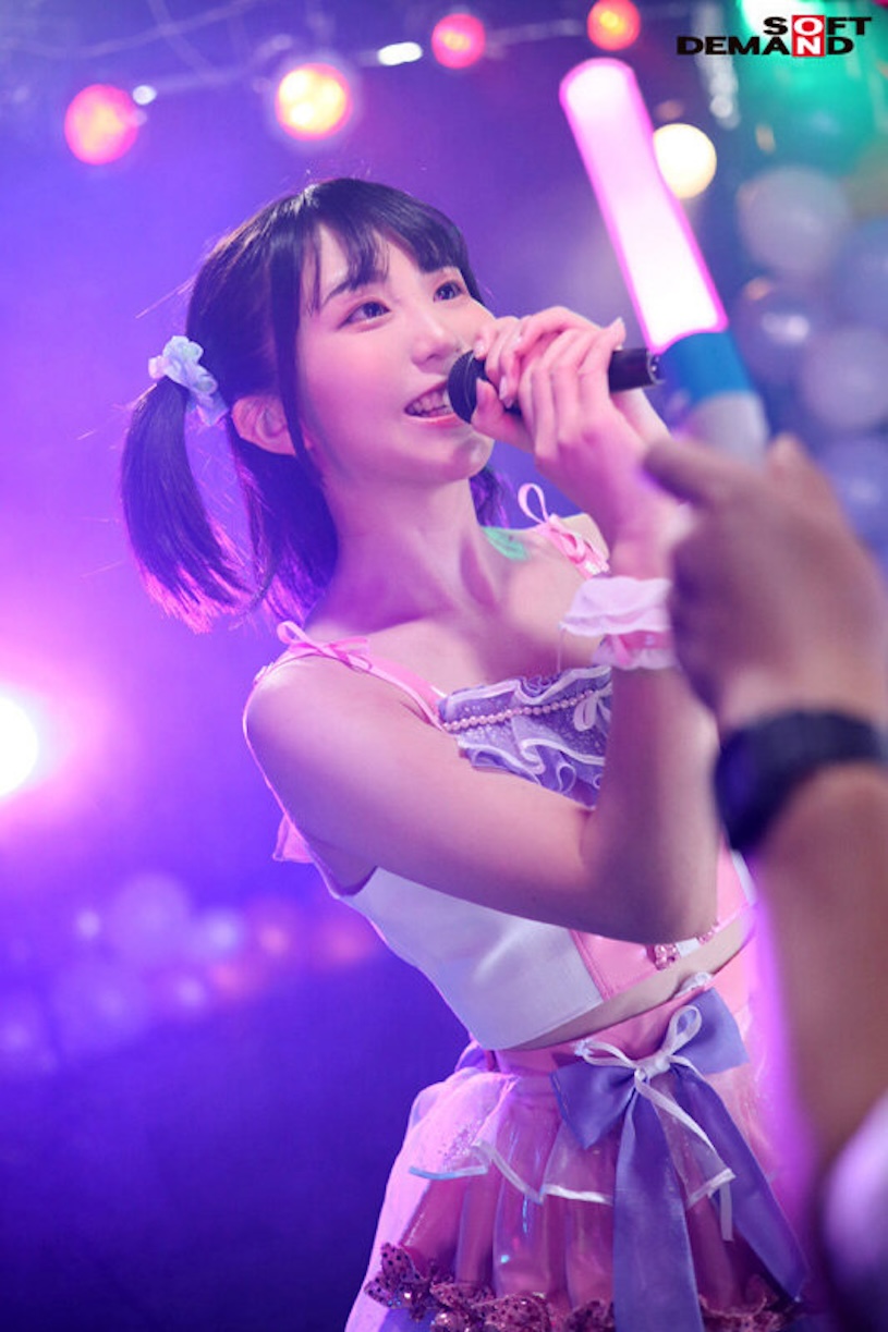 放學後的C奶偶像！穿著制服做愛的「可愛美少女」出道！