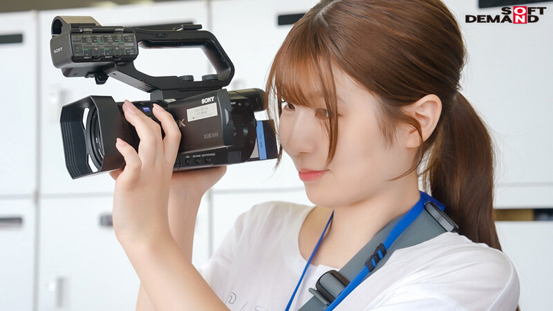 「SOD超甜美女子社員」出道，「脫衣後的豐滿白皙美乳」太讓人驚艷！