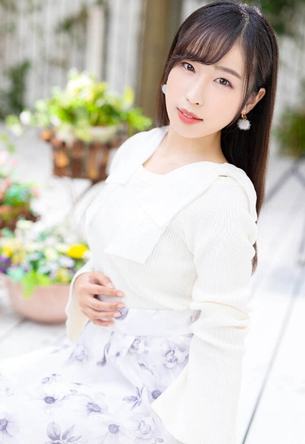 來自青森縣的正統派美少女出道，脫下衣服後「天然H奶」超讓人驚艷！