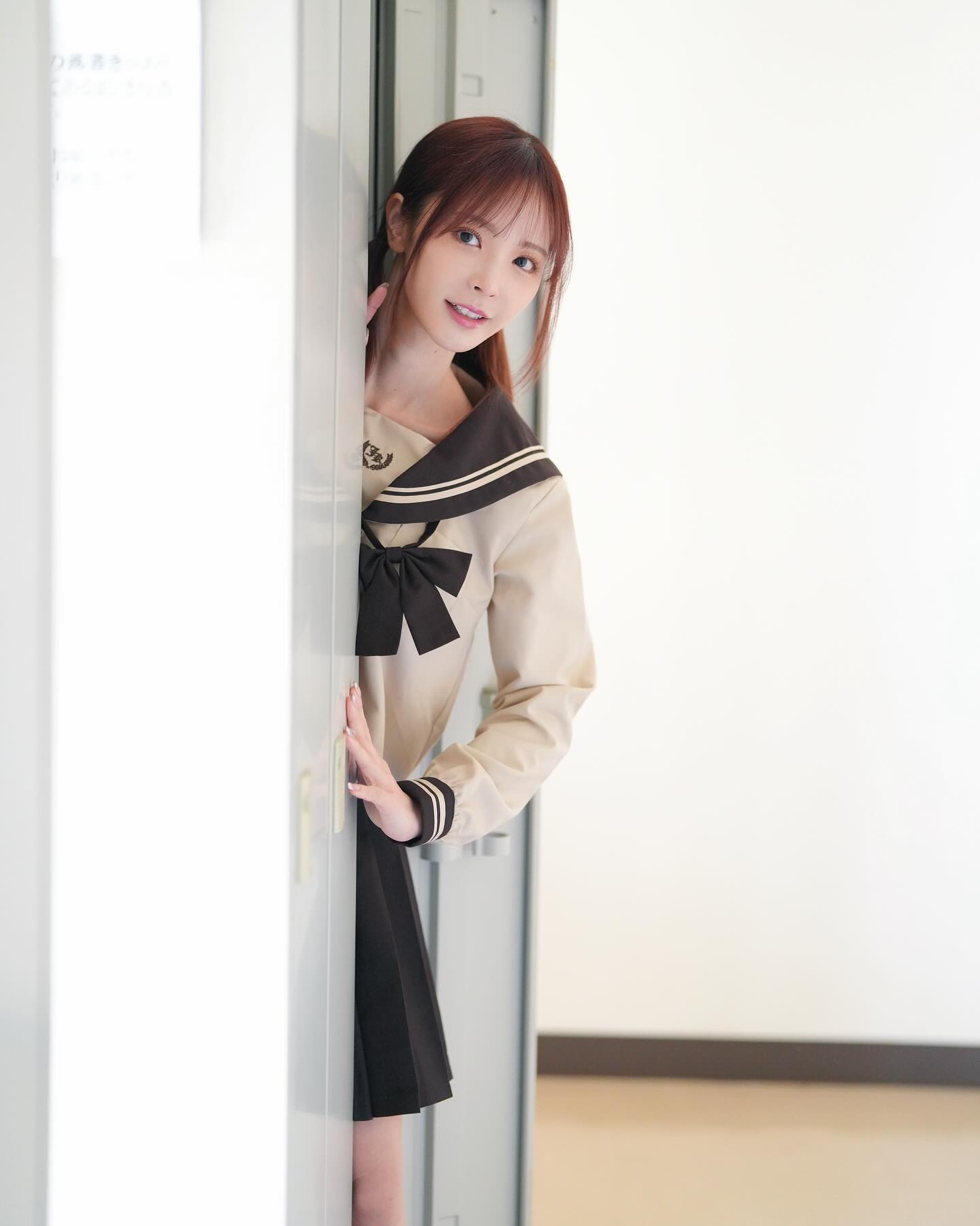 神經病又怎樣！瘋癲美少女「桃乃木かな」就喜歡禿頭胖子，囚禁店長逆侮辱！