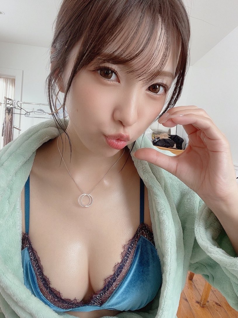 彎曲的扭腰技、爆乳跳躍和肉臀，27位超人氣S級女優的100連發！