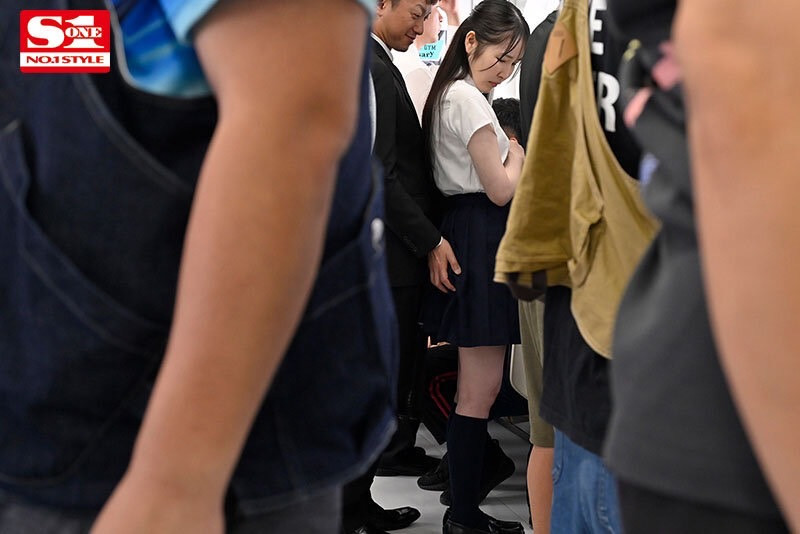 「到底會不會當痴漢啊？」清純學生妹「香水純」本質超惡女，把痴漢拖去倉庫反向玷污！