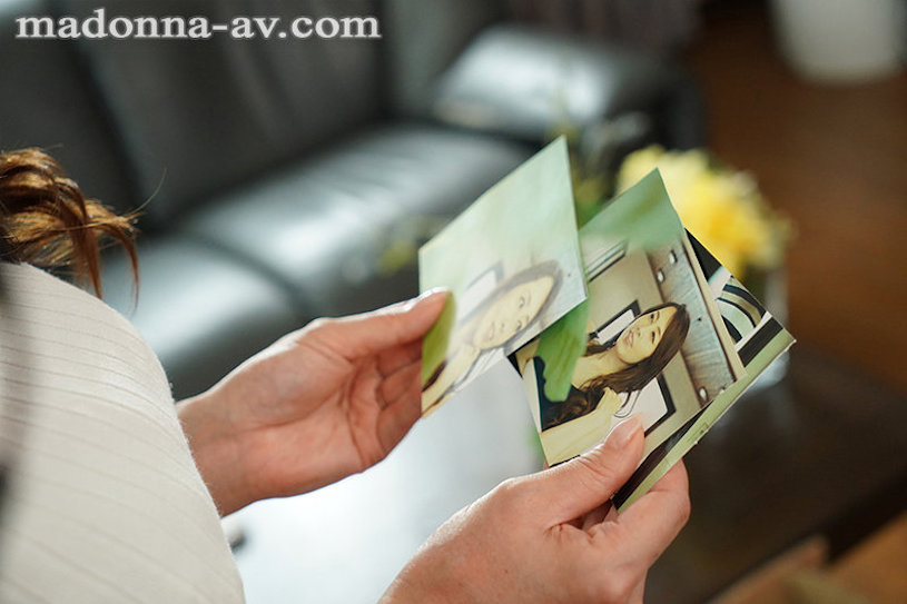 用魔鏡與巨乳同事妻「風間由美」打砲,「每天進入」影像超衝擊...