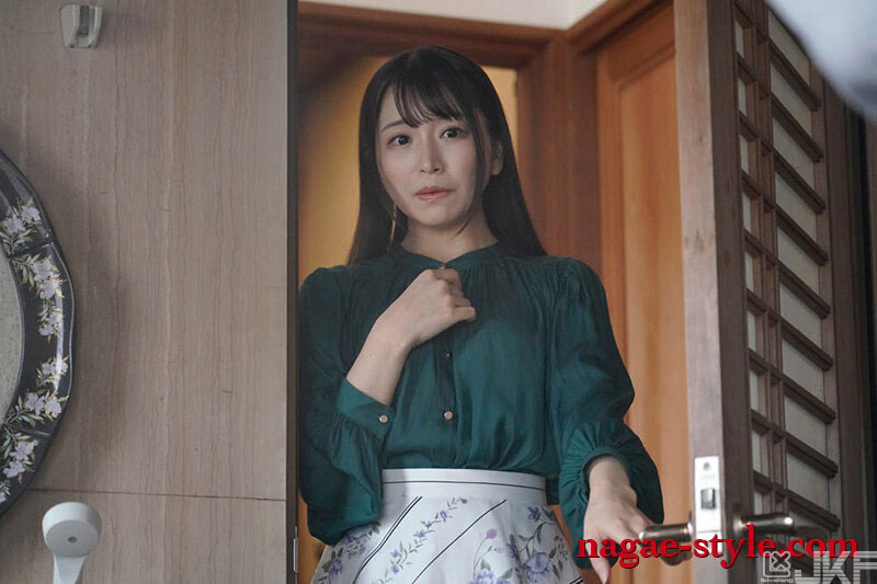 真的太色了!佐藤ののか當著老公的面給他戴綠帽,幫親公公實施深度口愛