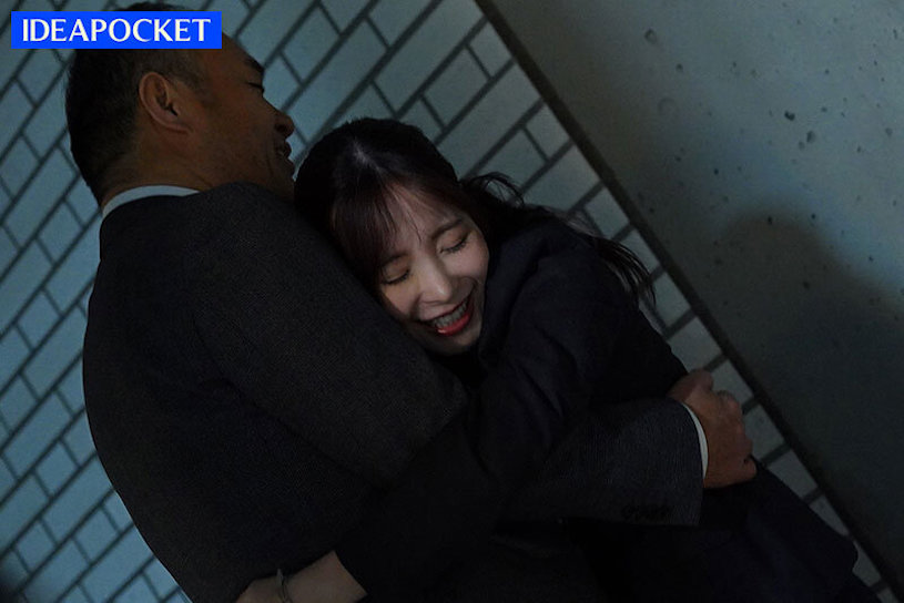 應屆畢業生「桃乃木香奈」解內衣要我幫扣,在第5週的周五對她完全淪陷了...