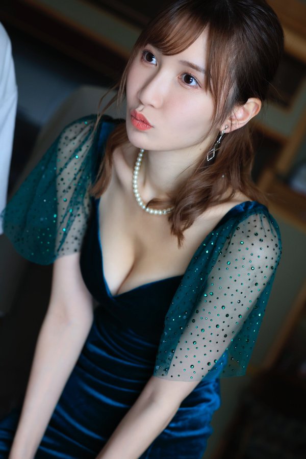 女友姊姊的肉體誘惑！ F罩杯水蛇腰前寫真偶像「天川空」9月新作中出誘惑未來妹夫！