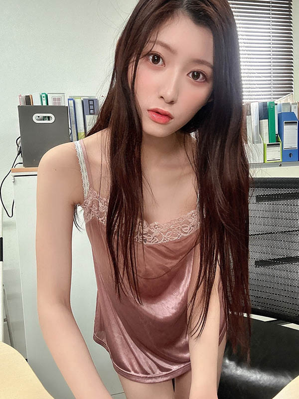 D罩杯「文學美少女」回歸移籍改名「欲」火重生…再矜持還是高潮了～