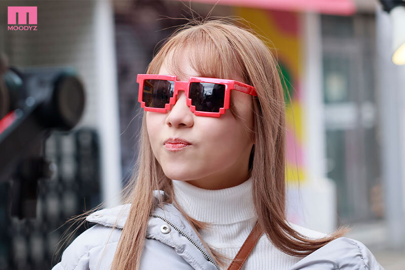 極品粉紅美乳!來自靜岡的紅髮美少女「脫衣後是奇蹟胴體」!