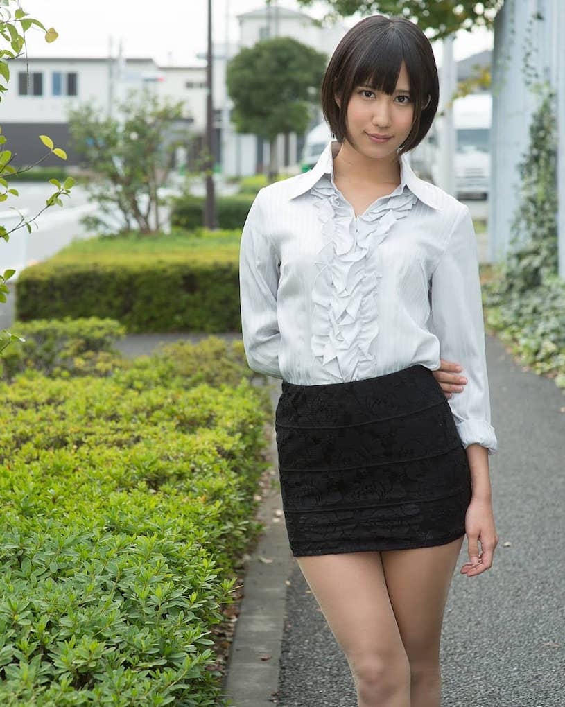 從純情女大學生變重口味女神！影后「湊莉久」渾圓美臀受封「人間極品」!