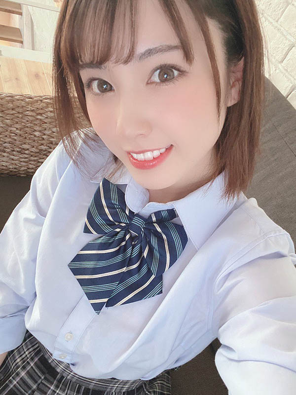 美少女《堀北灣》為AV男優下海、因手機摔壞而退場…太戲劇性啦～