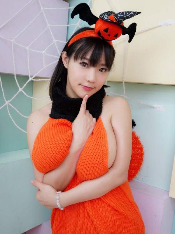 看了更想搗蛋！特蒐性感版的「萬聖節裝扮」，橋本有菜被小惡魔化還是超誘人