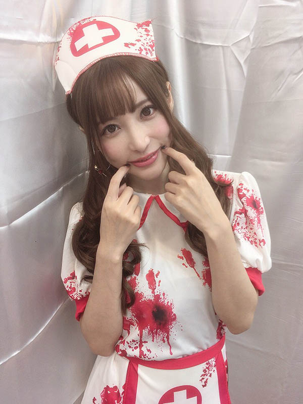 看了更想搗蛋！特蒐性感版的「萬聖節裝扮」，橋本有菜被小惡魔化還是超誘人