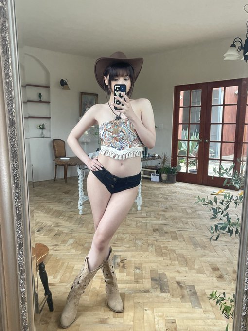 頂級寫真偶像肉體! H罩杯短髮豪乳美少女「安位薰」最新作勾引未來妹夫體內發洩!