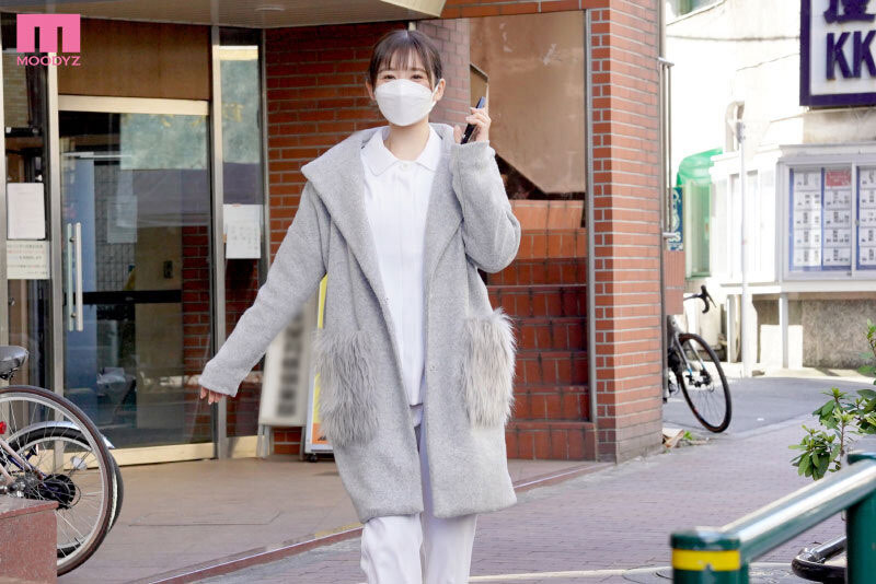 收縮的誘惑G奶!超兇巨乳牙助「五日市芽衣」下海,飢渴表現超好評!