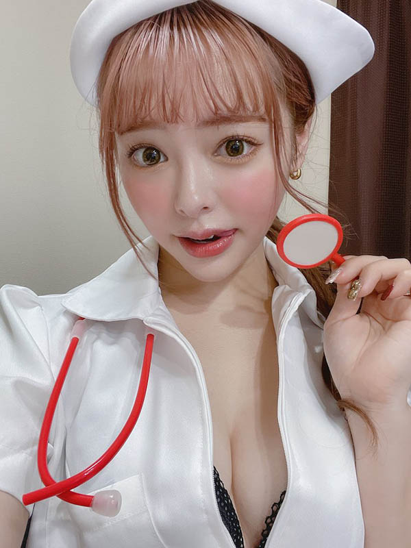 裸身演出《AV帝王》！美乳小馬「小倉由菜」雪白嫩臀讓人戰好戰滿！