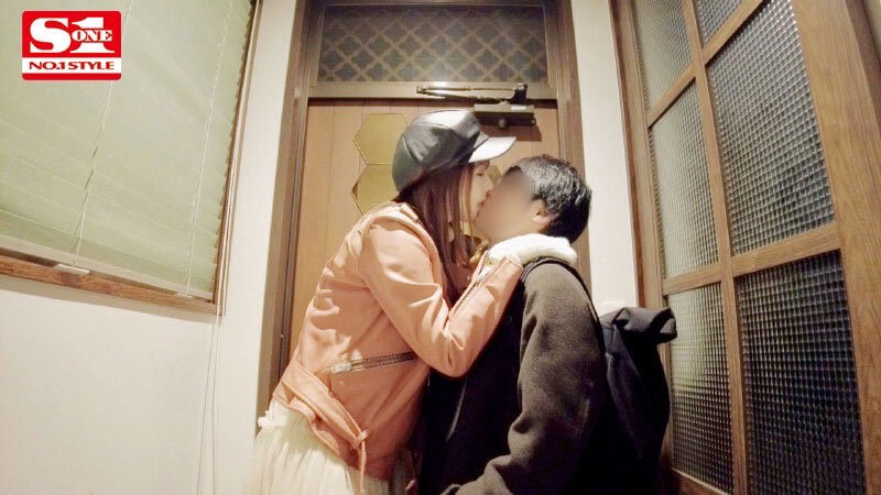 在東京住所被「三上悠亞」榨汁20小時，「瘋狂想愛愛」把蛋蛋都掏空！