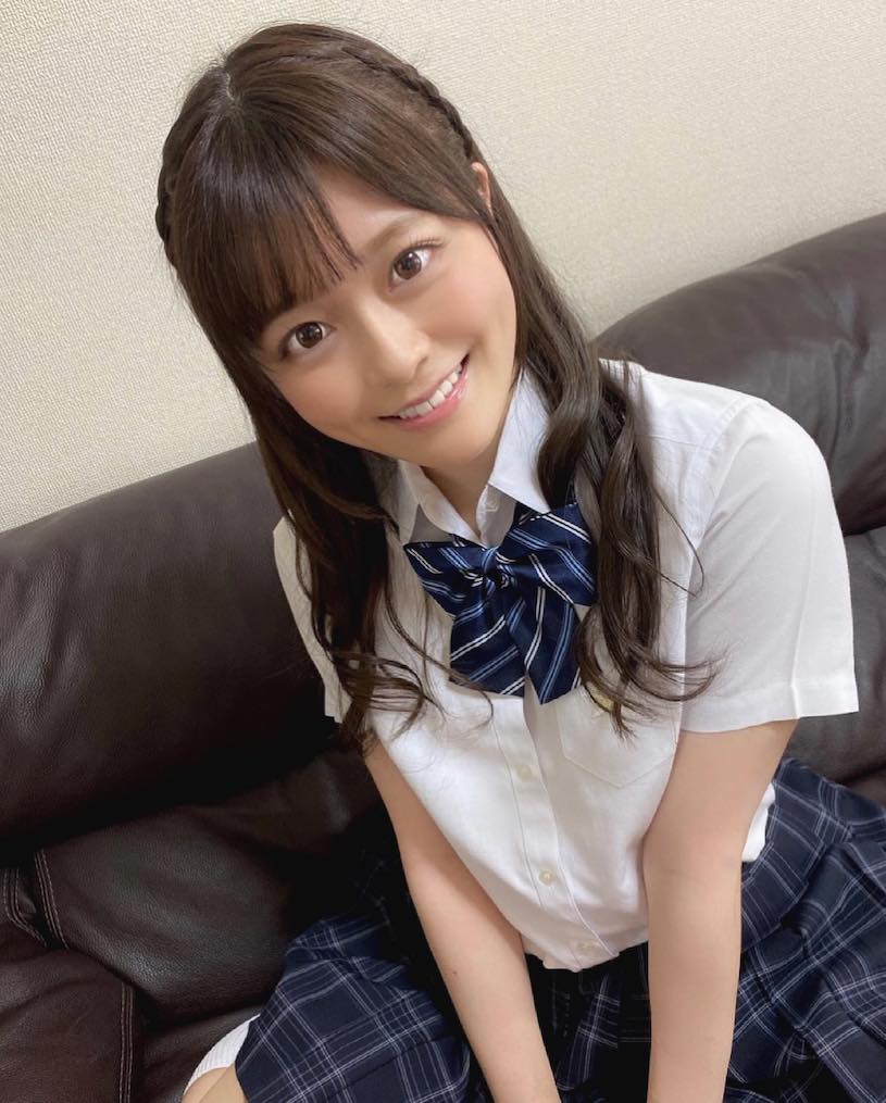 名校校花「奏音花音」出道時就玩很大,「軟嫩美乳」充滿高度誘惑力!