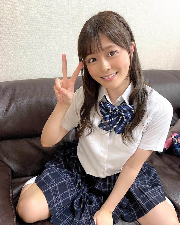 名校校花「奏音花音」出道時就玩很大,「軟嫩美乳」充滿高度誘惑力!