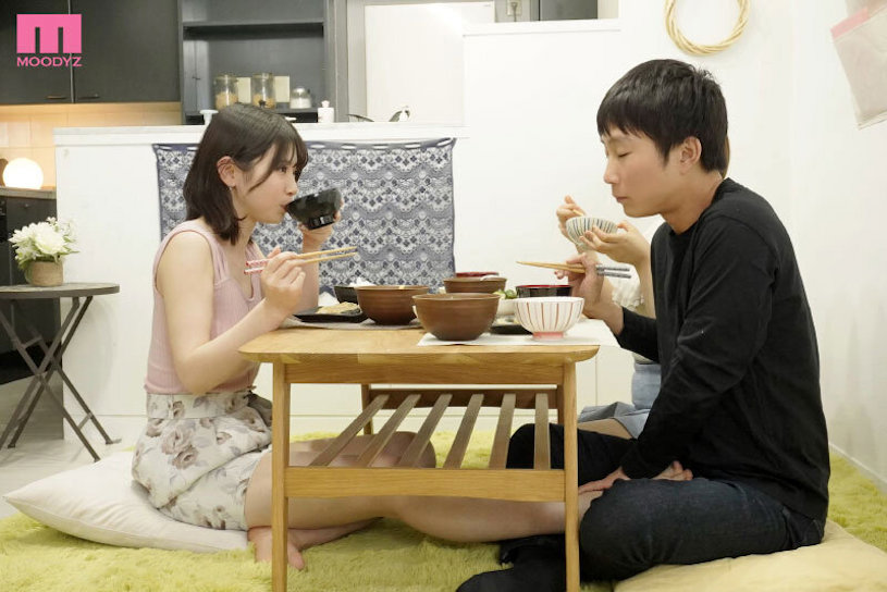 床上都是用過的套子！女友的姊姊「葵伊吹」沒穿內衣誘惑，把整盒保險套用完還想啪...