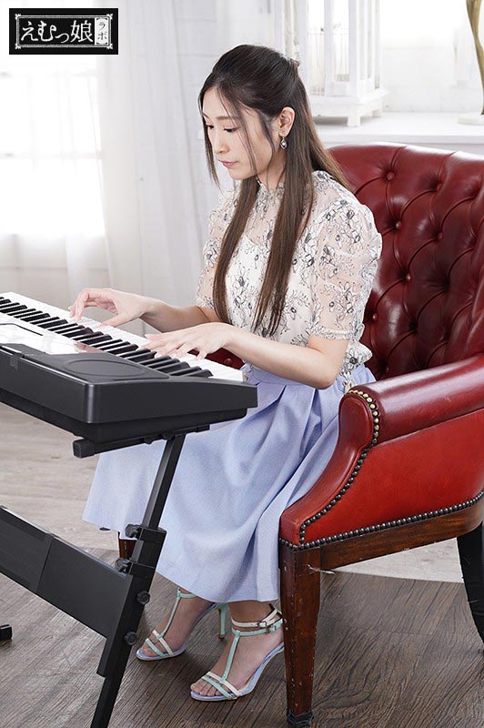 反差被虐狂！ 白嫩美女音大學生「中條鈴華」出道大解禁！