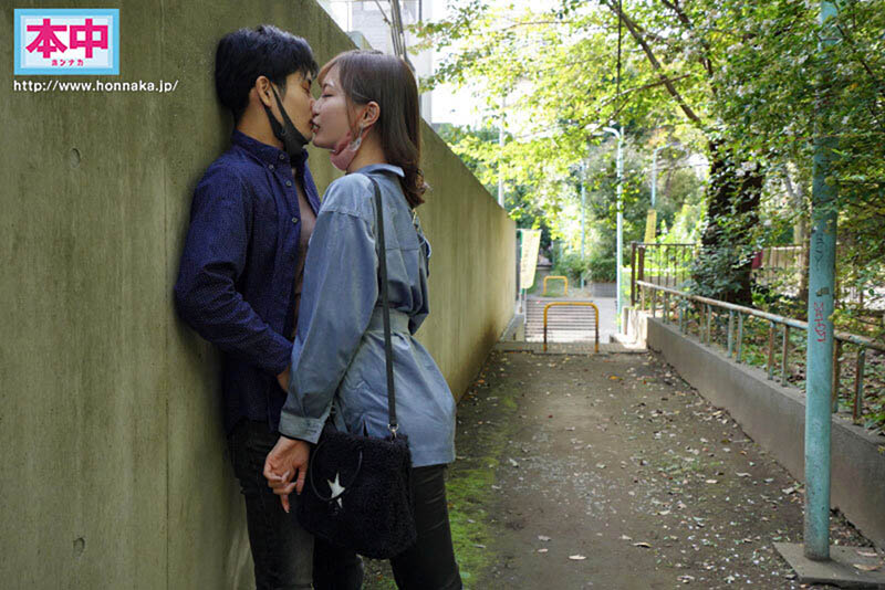 憧憬的學姐「美谷朱里」主動誘惑!女友在家等照樣跟她「開房中出」