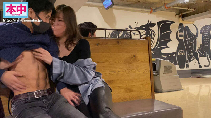 憧憬的學姐「美谷朱里」主動誘惑!女友在家等照樣跟她「開房中出」