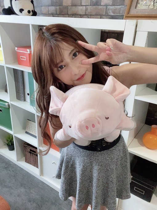 出道滿月！ 前雜誌模特兒「七森莉莉」YT頻道開幕、侃侃而談轉職女優心路歷程！