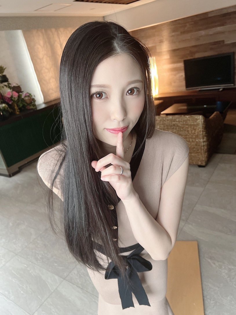 美顏専屬！長直髮新人「高坂妮娜」又白又嫩，「火辣胴體」好極品呀！