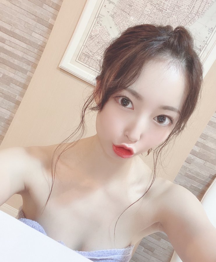 苗條纖細！ D罩杯美乳女大學生「潮美舞」出道！