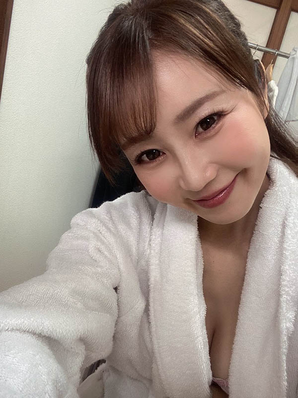 AV界性感美巨乳人妻「大島優香」，最愛「美乳誘惑」超挑逗！