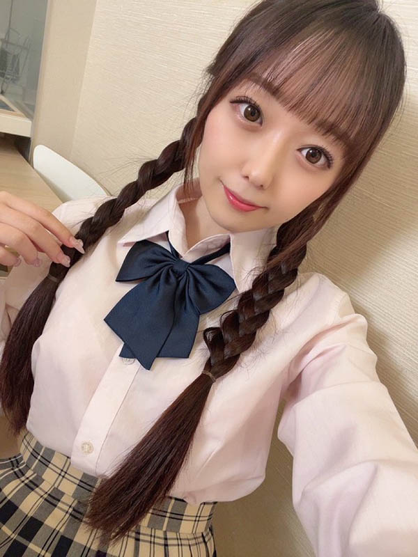 嬌小雪白美少女「高瀨裡奈」，唇紅齒白「F奶超豐滿」！