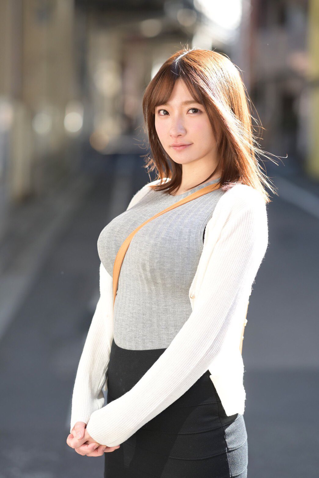 兇！戀乳掌門人《鷲尾芽衣》J CUP神波超激虐左右夾擊秒腿軟投降