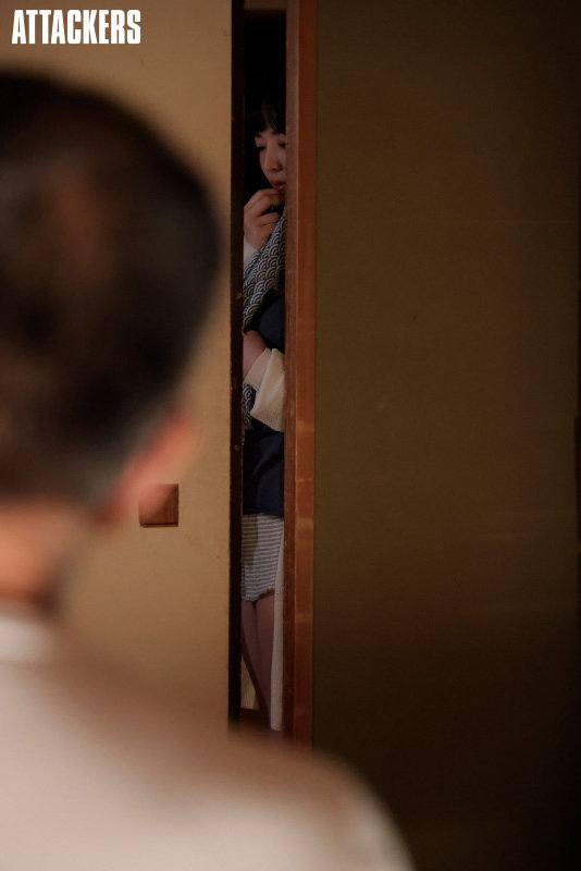 與公公四目相接！欲求不滿人妻「三宮樁」與公公天雷勾動地火！