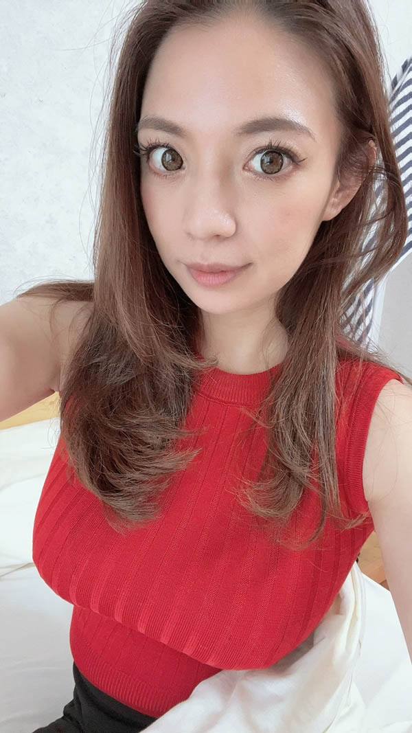 前寫真女星《織田真子》AV資歷長達十年風騷巨乳肉慾體至今仍實用