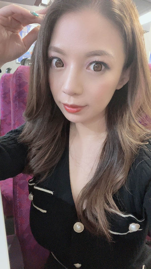 前寫真女星《織田真子》AV資歷長達十年風騷巨乳肉慾體至今仍實用