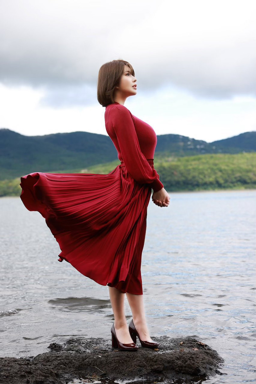 J罩杯神乳正妹「凪光」兇猛登場,「無意識的豐滿誘惑」太撩人...