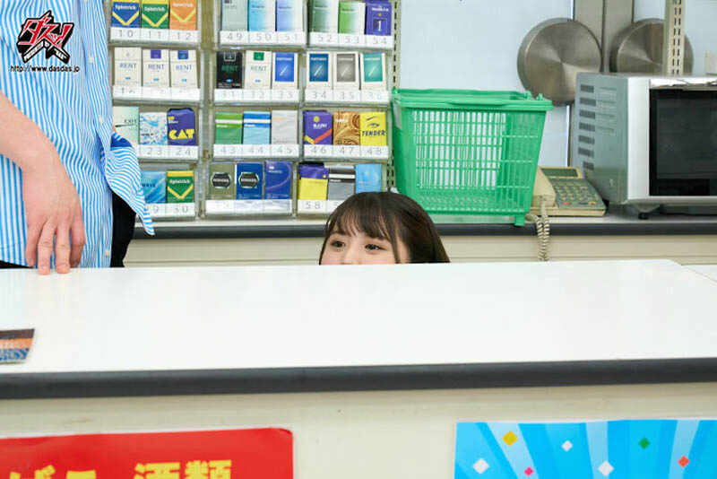 超可愛「現役保育士」正妹出道！ 「穿裸體圍裙」享受快樂的美好！