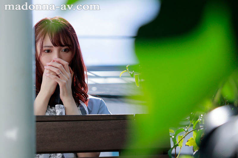 癡女人妻「天川空」的特殊性僻好！鎖定可愛男性即刻「逆痴漢侵犯」