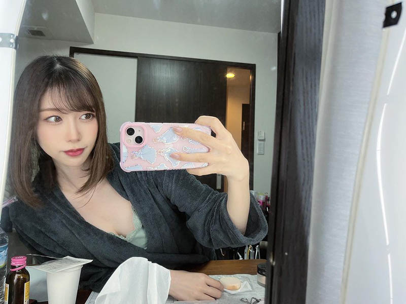 引退五年復出再戰！實力派《黒川菫》纖腰長腿香爆演技更獲老司機大贊