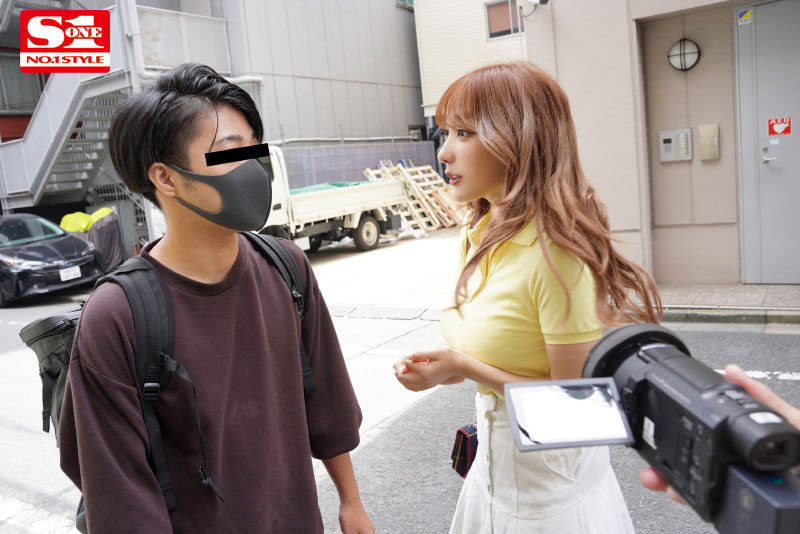 H罩杯大奶「小宵虎南」癡女逆搭訕！街上找路人啪啪啪即刻開戰