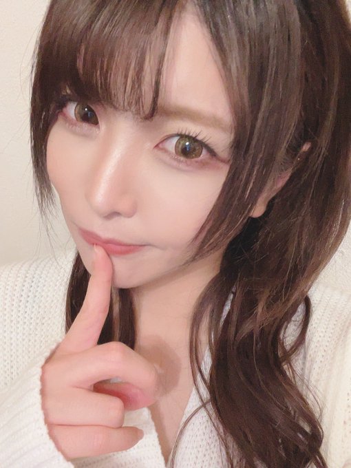 打工店的兼職妻子「新村朱里」性慾爆發，「猛烈F奶」讓我爽了10發...