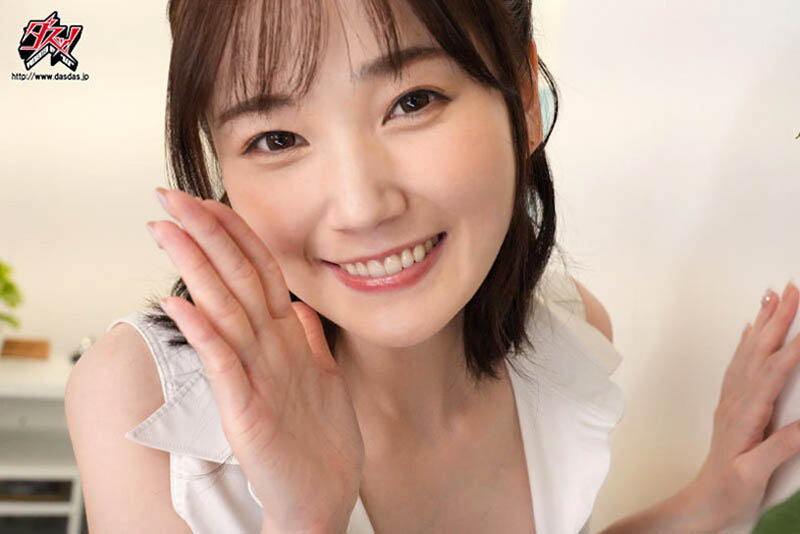 168公分超高挑長腿妹「本田桃」,臉蛋甜又有「超細白美乳」!