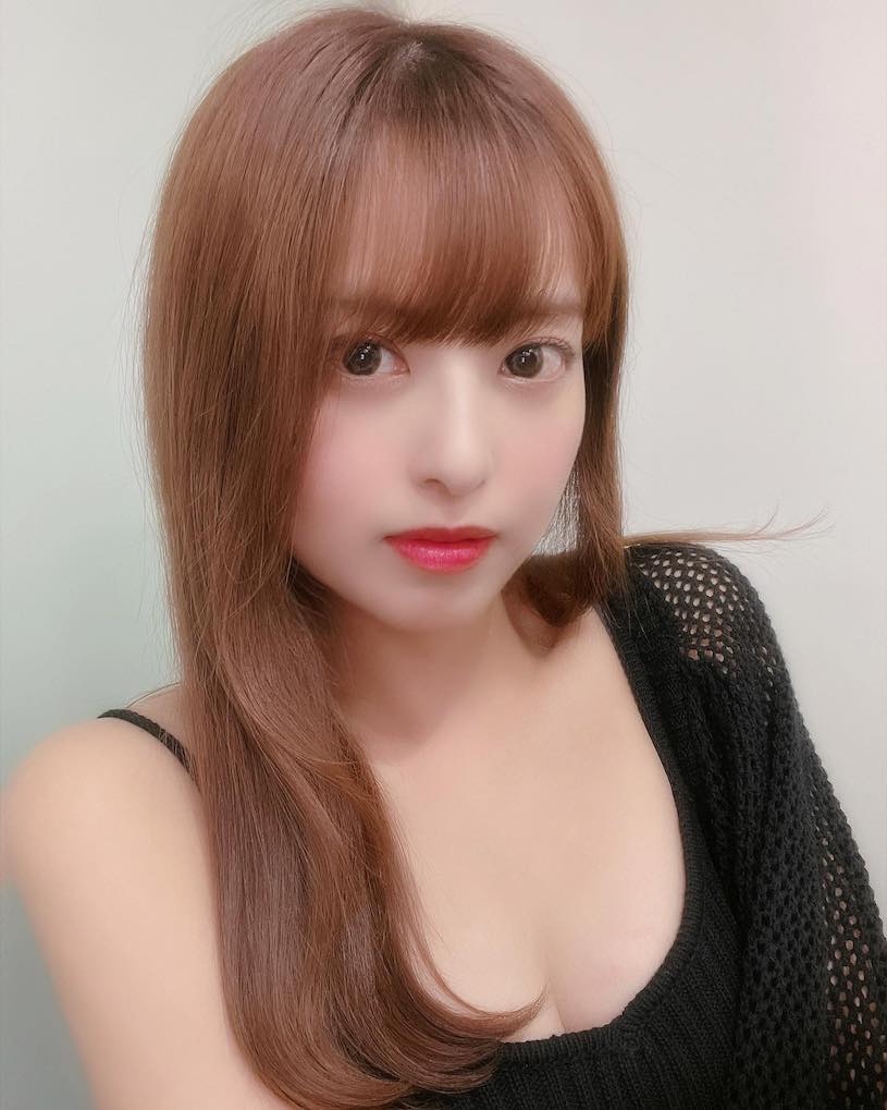 三上悠亞的隊友！小馬女偶像「櫻萌子」臉蛋童顏、D奶超火辣！